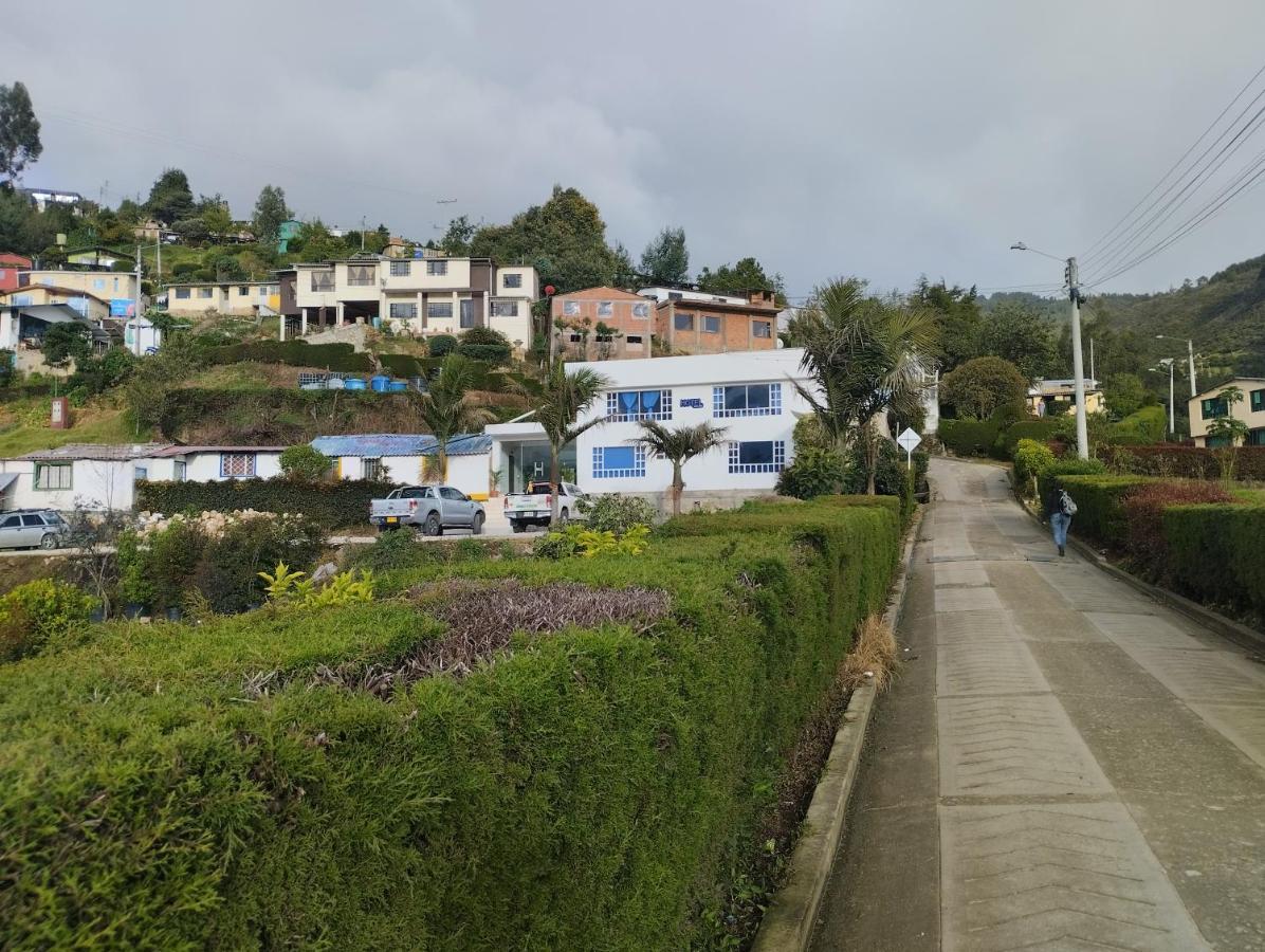 Hotel Colina Los Robles Gachancipa Экстерьер фото